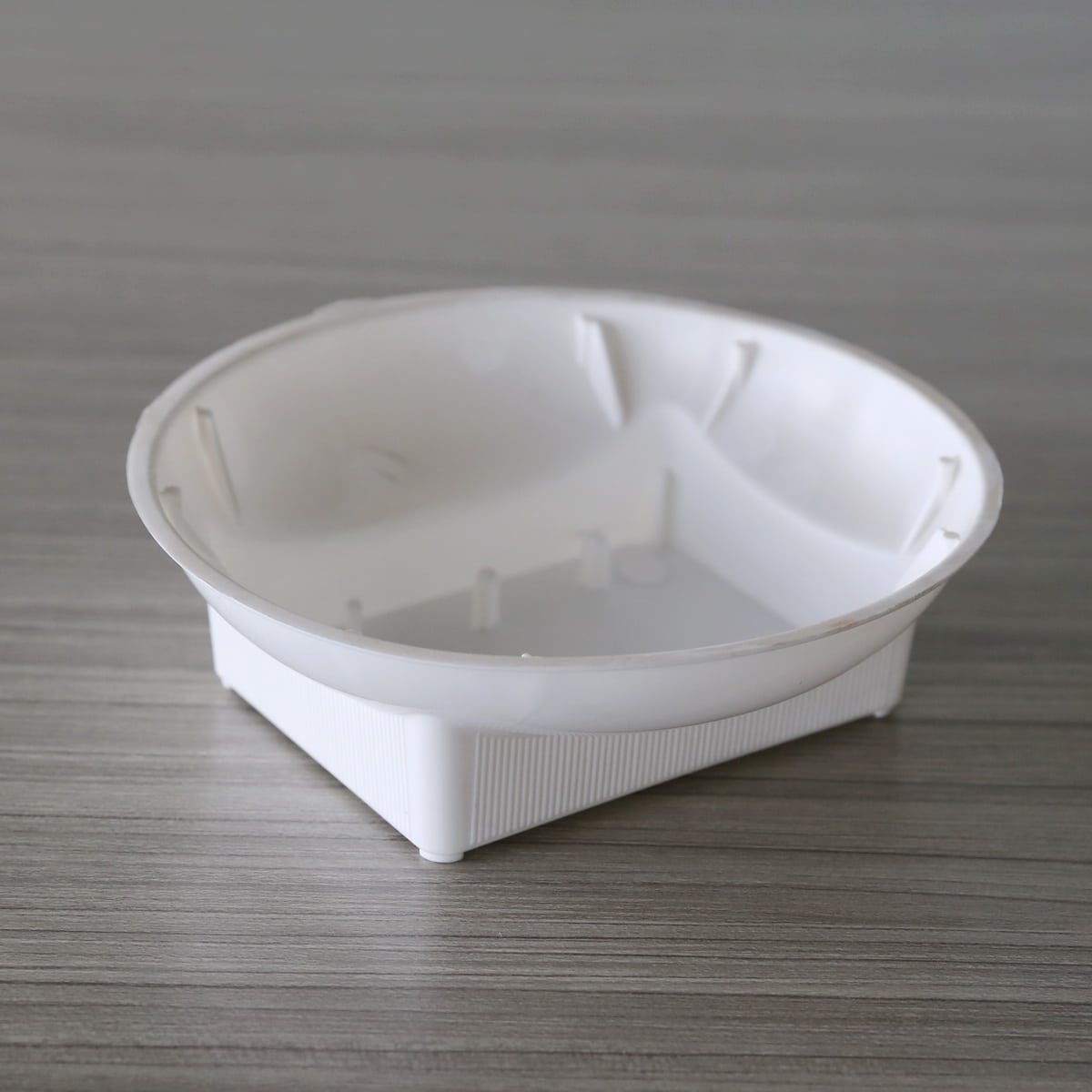 Round white design Dish for arrangements